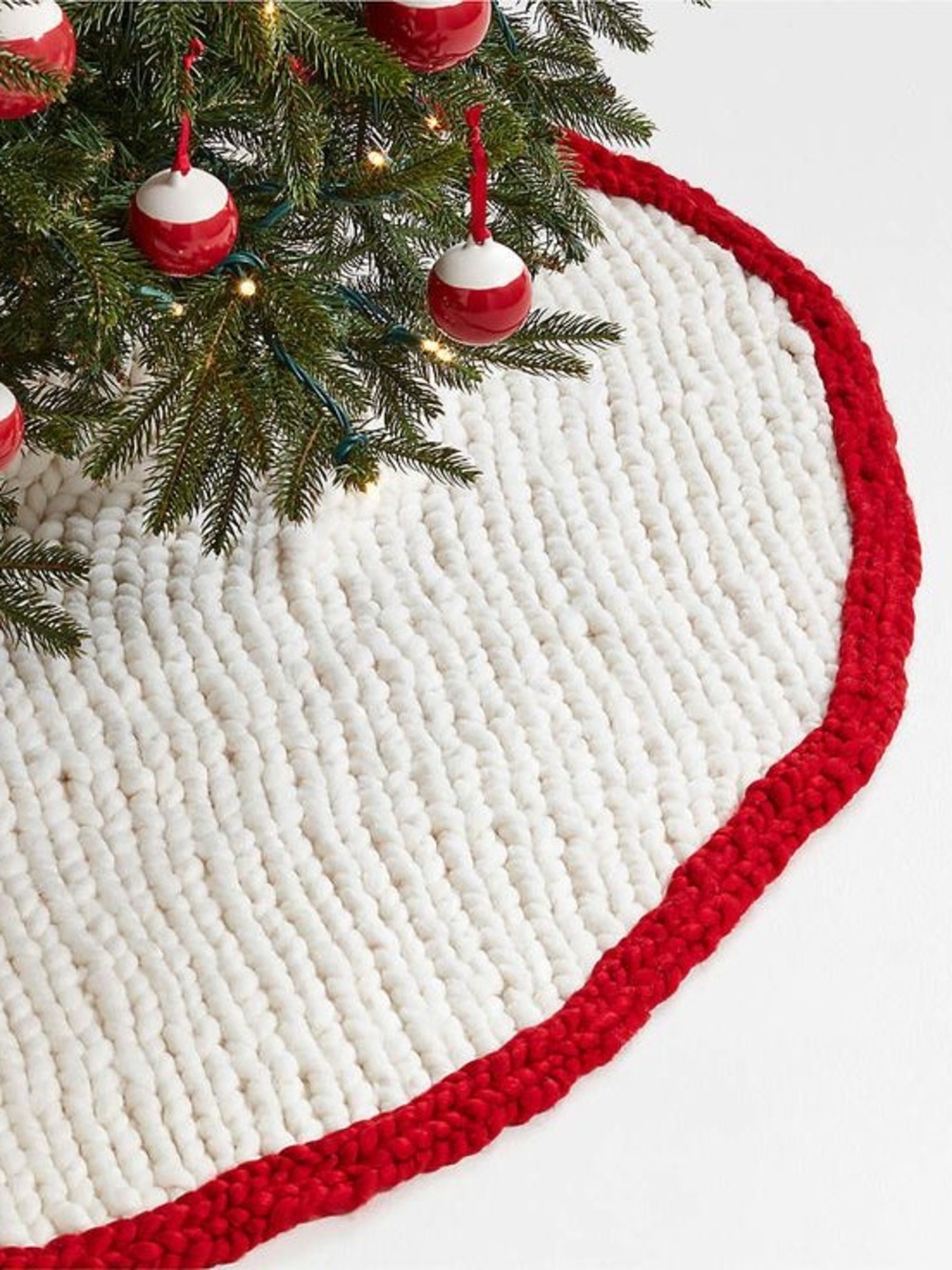 Crate & Barrel Cream Chunky Knit Tree Skirt